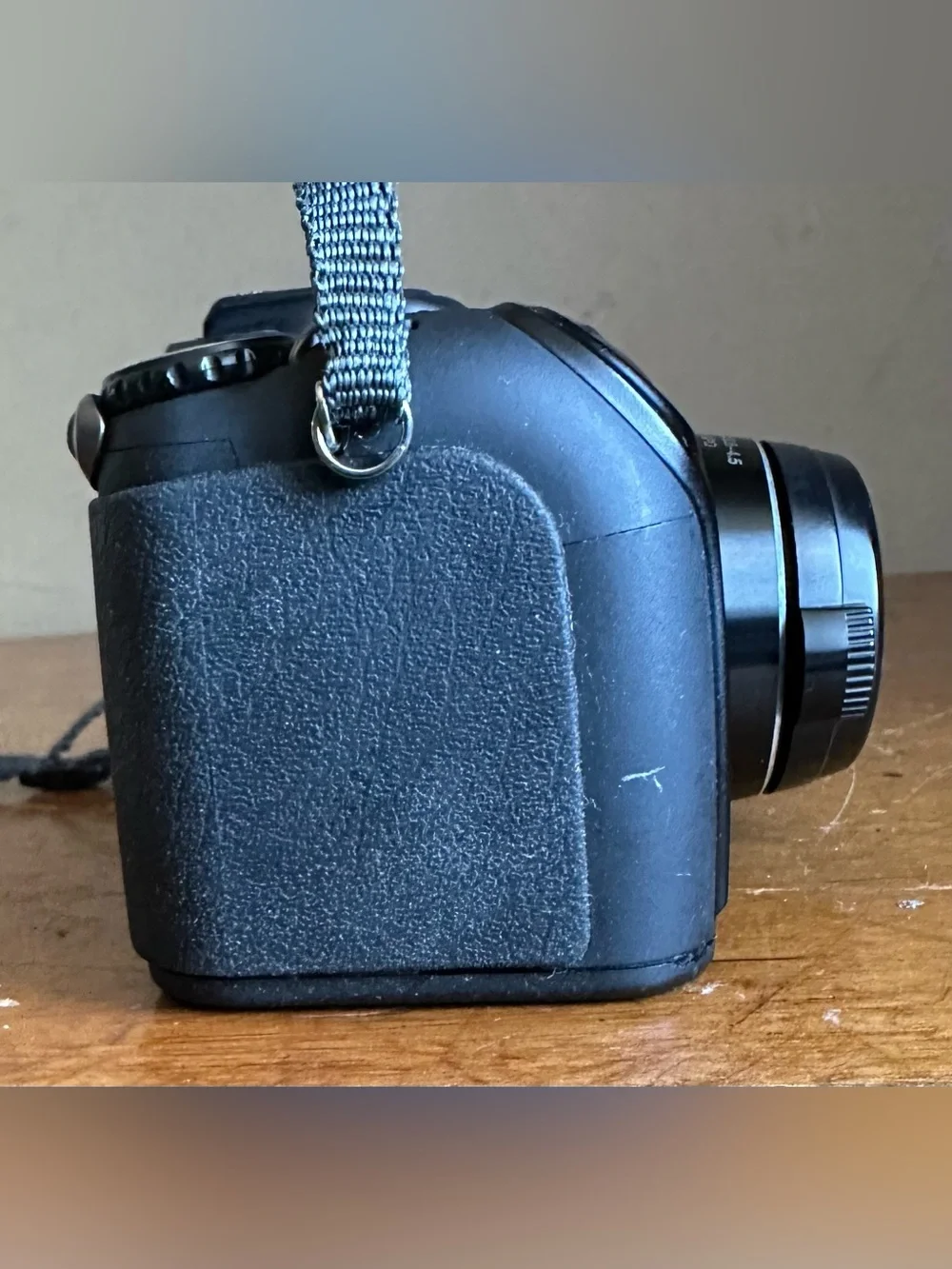Konica Minolta Dimage Z5 5MP 12x Optical Zoom Digital Camera FOR PARTS/REPAIR